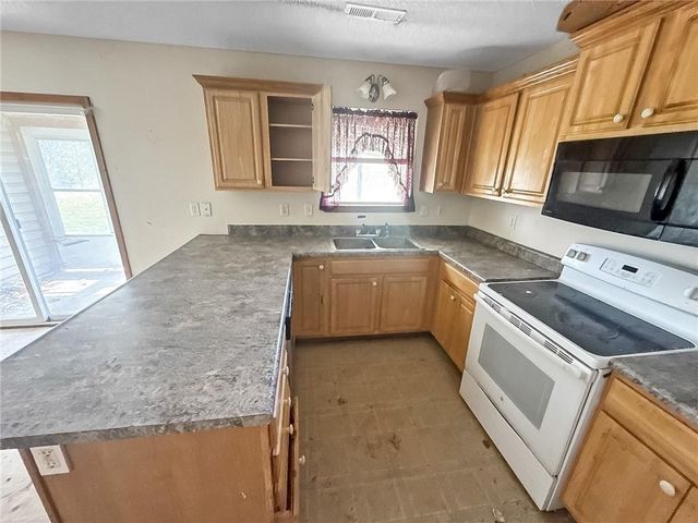 441 SW Laura Lane, Grain Valley, MO 64029