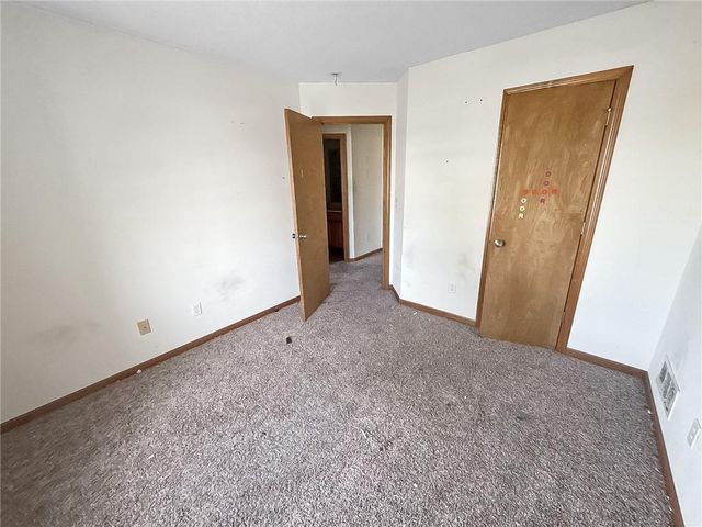 441 SW Laura Lane, Grain Valley, MO 64029