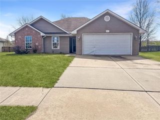 441 SW Laura Lane, Grain Valley, MO 64029