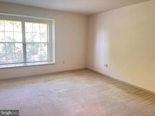 5225 COBBLESTONE DR, Mechanicsburg, PA 17055