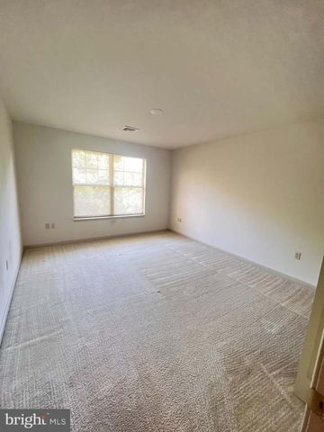 5225 COBBLESTONE DR, Mechanicsburg, PA 17055