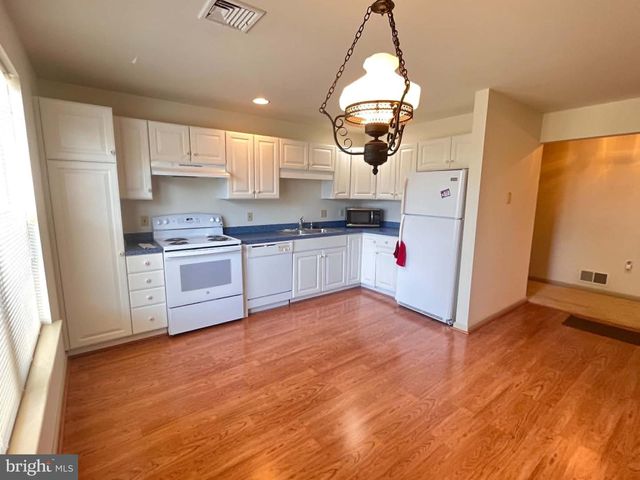5225 COBBLESTONE DR, Mechanicsburg, PA 17055