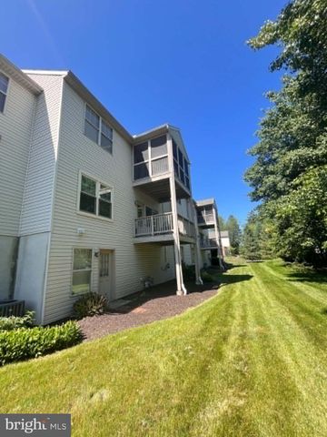 5225 COBBLESTONE DR, Mechanicsburg, PA 17055