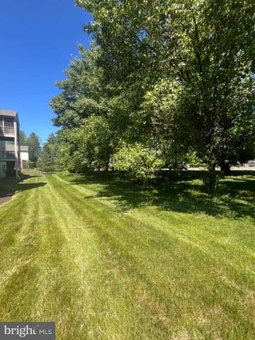 5225 COBBLESTONE DR, Mechanicsburg, PA 17055