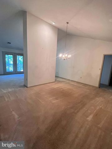 5225 COBBLESTONE DR, Mechanicsburg, PA 17055