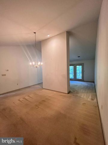 5225 COBBLESTONE DR, Mechanicsburg, PA 17055
