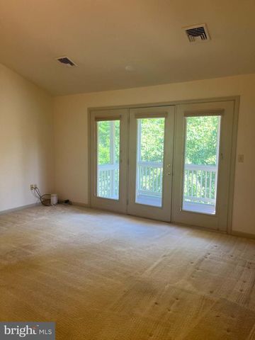 5225 COBBLESTONE DR, Mechanicsburg, PA 17055