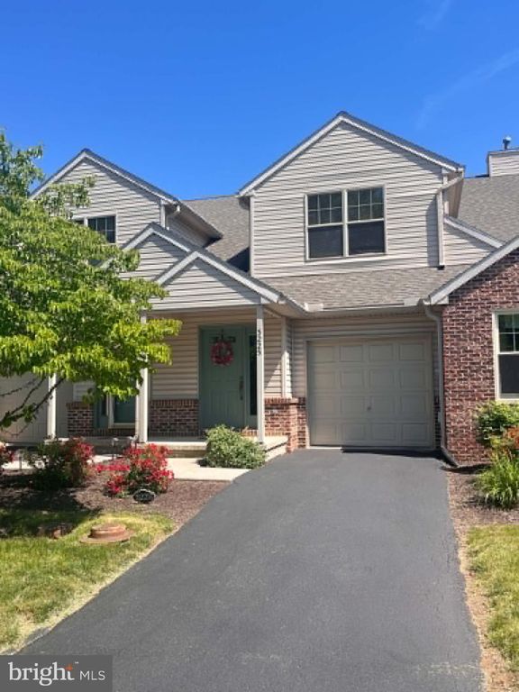 5225 COBBLESTONE DR, Mechanicsburg, PA 17055