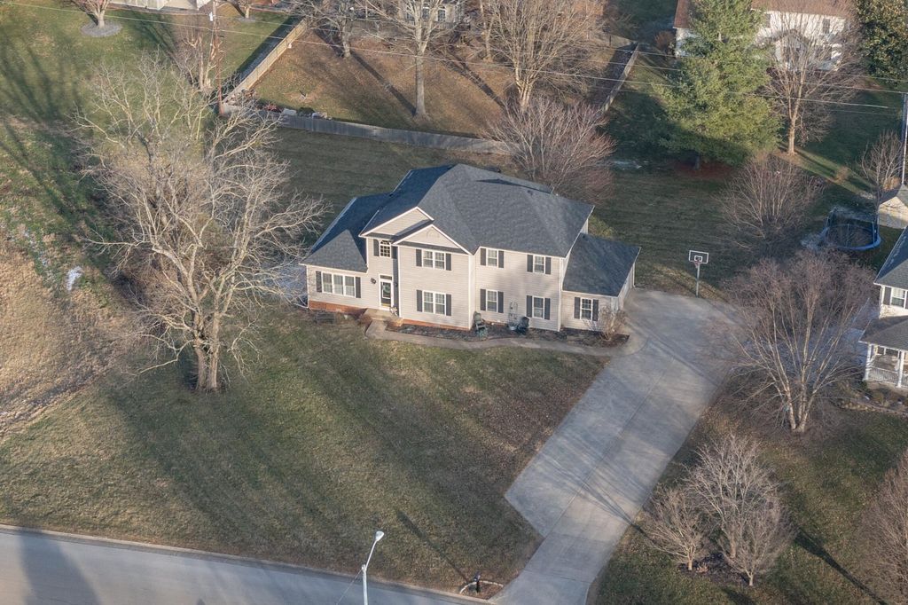 906 Wheatfield Road, Harrodsburg, KY 40330