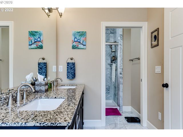 6428 DOGWOOD St, Springfield, OR 97478