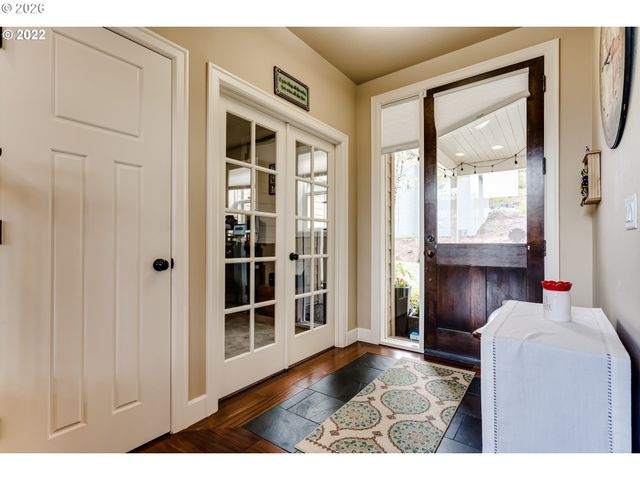 6428 DOGWOOD St, Springfield, OR 97478
