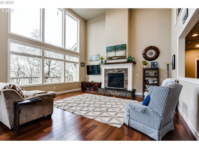 6428 DOGWOOD St, Springfield, OR 97478