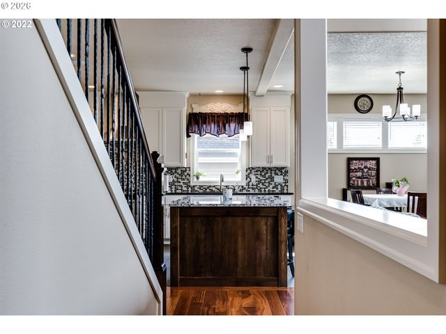 6428 DOGWOOD St, Springfield, OR 97478