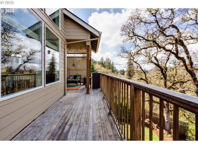 6428 DOGWOOD St, Springfield, OR 97478
