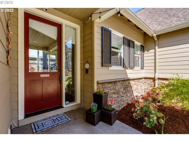 6428 DOGWOOD St, Springfield, OR 97478