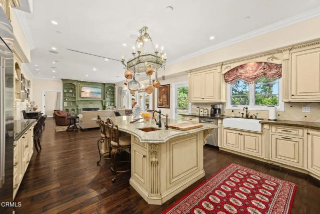 574 Camillo Road, Sierra Madre, CA 91024