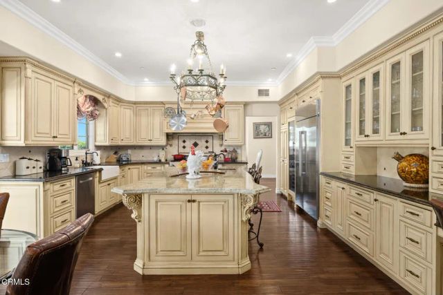 574 Camillo Road, Sierra Madre, CA 91024