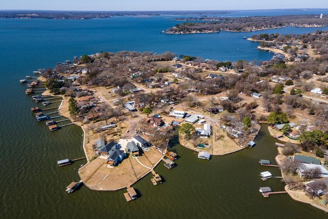 156 Palisade Drive, Gun Barrel City, TX 75156