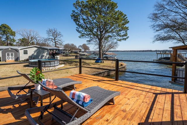156 Palisade Drive, Gun Barrel City, TX 75156