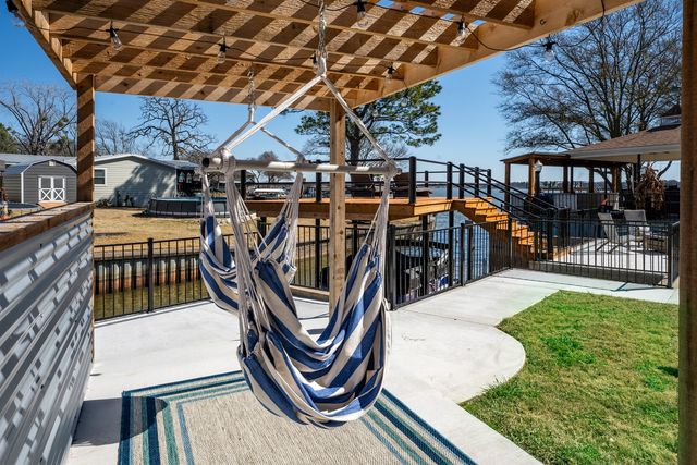 156 Palisade Drive, Gun Barrel City, TX 75156