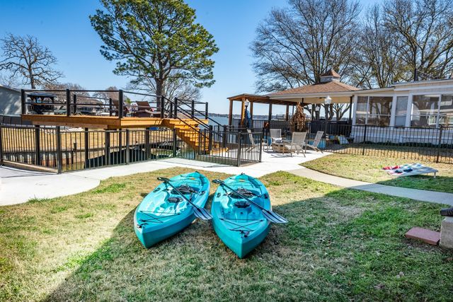 156 Palisade Drive, Gun Barrel City, TX 75156