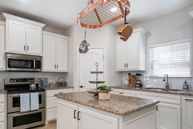 156 Palisade Drive, Gun Barrel City, TX 75156