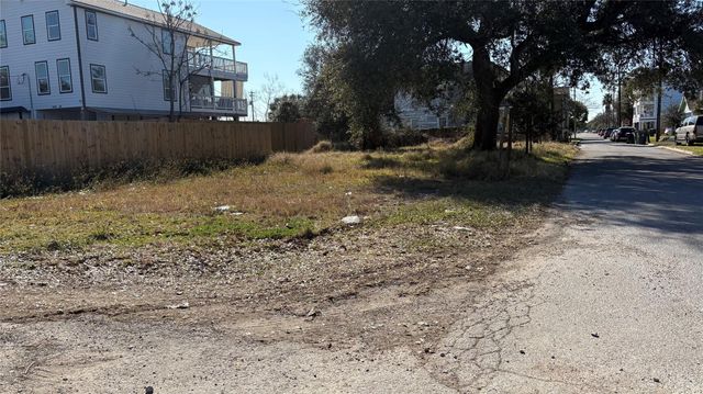 1401 34th Street, Galveston, TX 77550