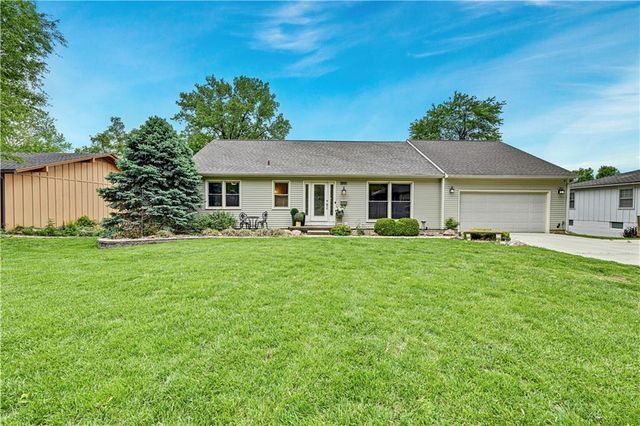 6501 W 94th Terrace, Overland Park, KS 66212