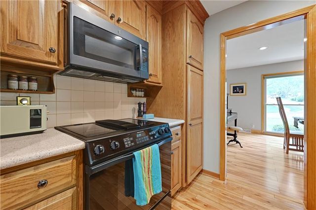 6501 W 94th Terrace, Overland Park, KS 66212