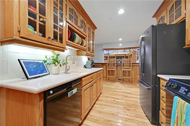 6501 W 94th Terrace, Overland Park, KS 66212