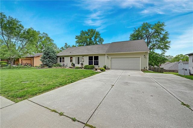 6501 W 94th Terrace, Overland Park, KS 66212