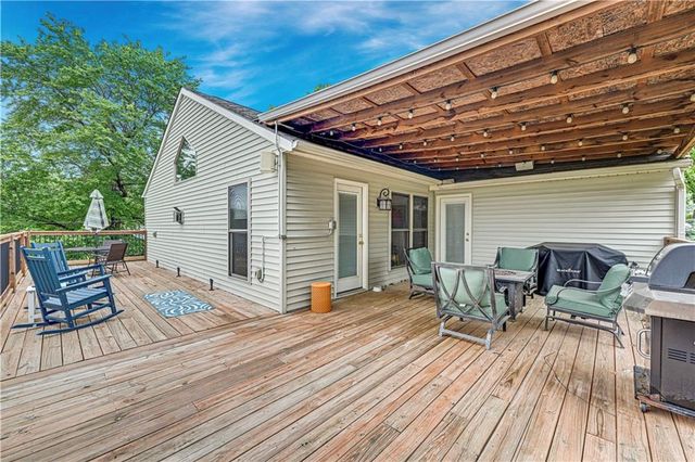 6501 W 94th Terrace, Overland Park, KS 66212