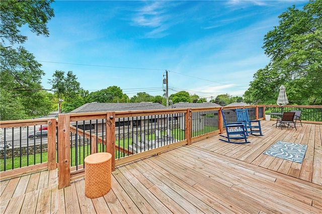 6501 W 94th Terrace, Overland Park, KS 66212