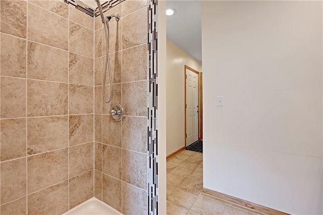 6501 W 94th Terrace, Overland Park, KS 66212