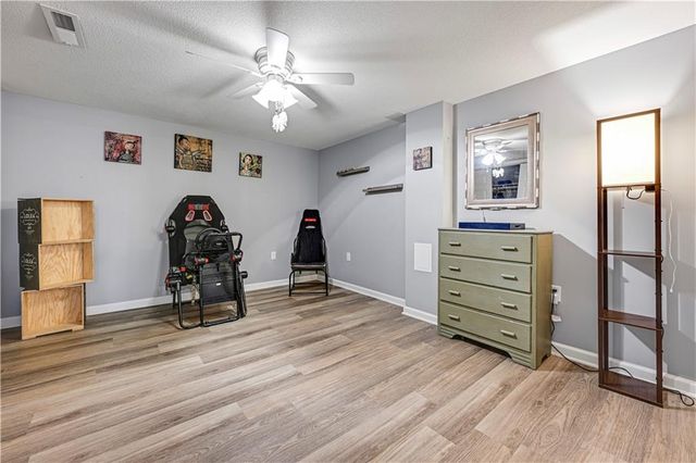 6501 W 94th Terrace, Overland Park, KS 66212
