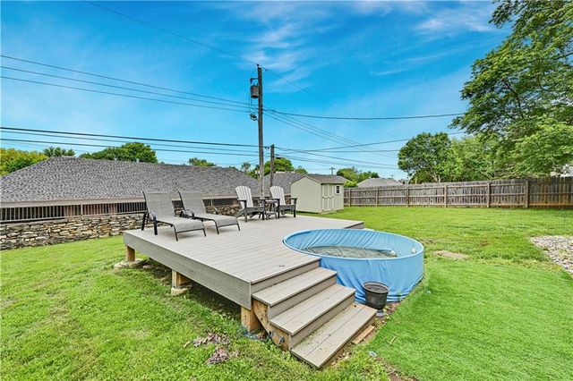 6501 W 94th Terrace, Overland Park, KS 66212