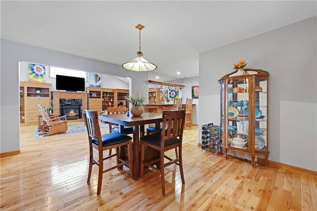 6501 W 94th Terrace, Overland Park, KS 66212