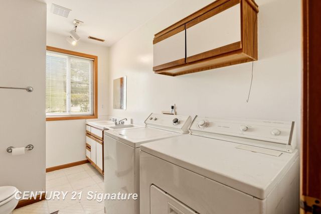 6124 Normandy Drive, Saginaw Twp, MI 48638