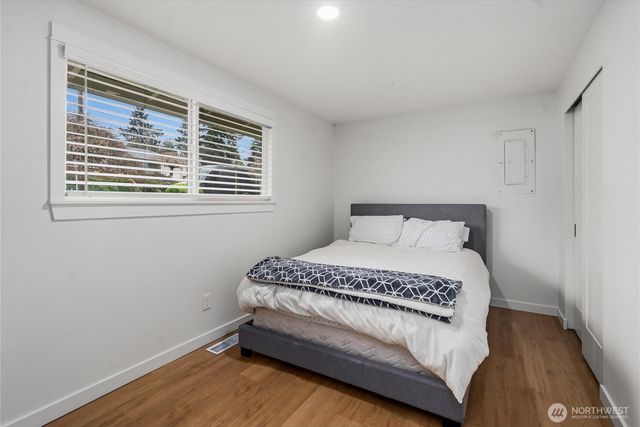 751 Alvord Avenue N, Kent, WA 98031