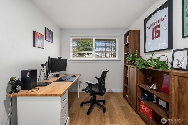 751 Alvord Avenue N, Kent, WA 98031