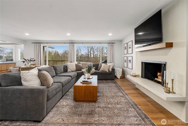 751 Alvord Avenue N, Kent, WA 98031