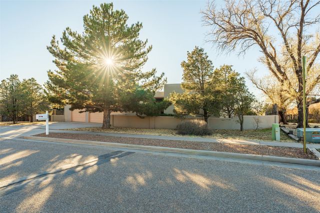 2630 Caminito Carlitos, Santa Fe, NM 87505