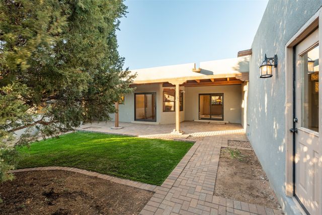 2630 Caminito Carlitos, Santa Fe, NM 87505