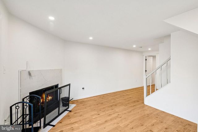 6347 CHIMNEY WOOD CT, Alexandria, VA 22306