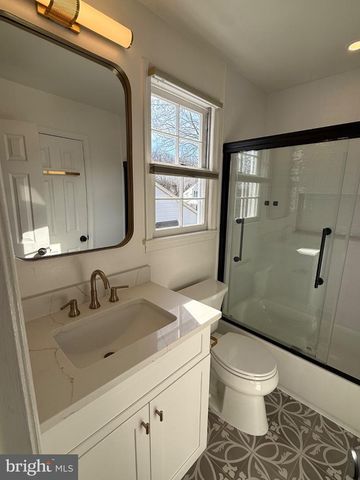 6347 CHIMNEY WOOD CT, Alexandria, VA 22306