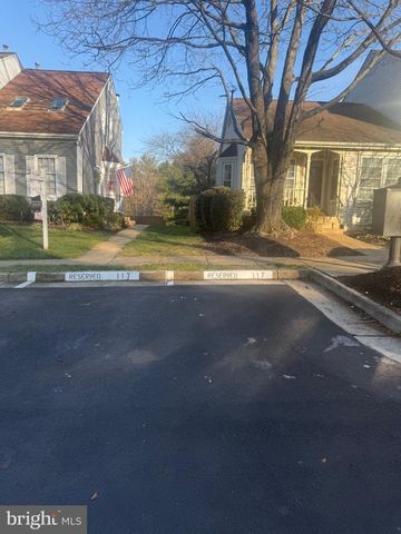 6347 CHIMNEY WOOD CT, Alexandria, VA 22306