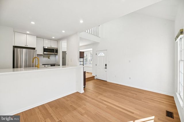 6347 CHIMNEY WOOD CT, Alexandria, VA 22306