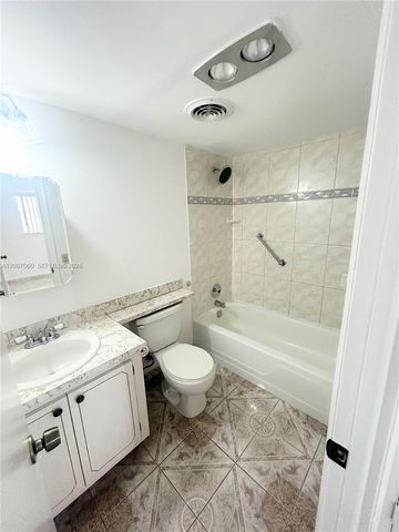 8345 Sunrise Lakes Boulevard 210, Sunrise, FL 33322