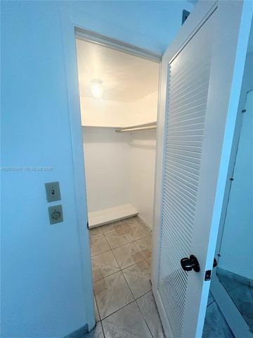 8345 Sunrise Lakes Boulevard 210, Sunrise, FL 33322