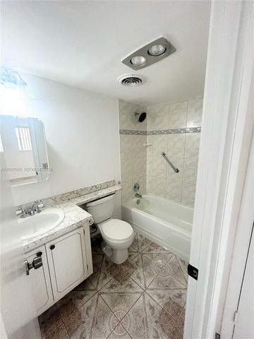 8345 Sunrise Lakes Boulevard 210, Sunrise, FL 33322